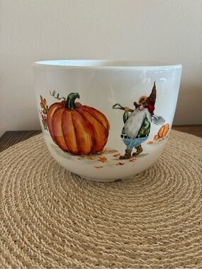 Maxcera White Autumn 🍂 Pumpkin Gnome Ceramic Bowl